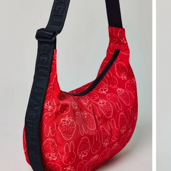 Baggu x Miffy Medium Crescent - Picture 4 of 6